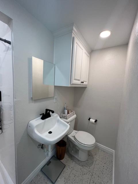 Building Photo - 1659 Hillcrest Dr