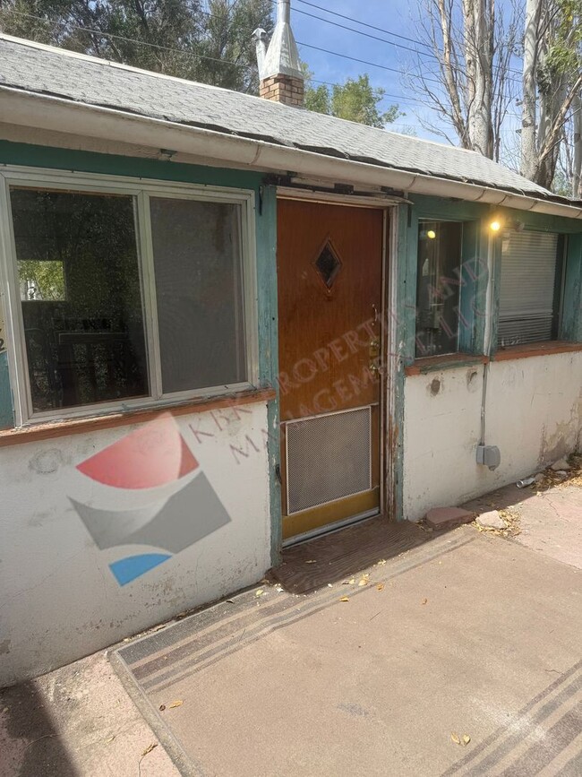 Building Photo - 117 1/2-311-312 Ross Ave