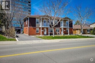 Building Photo - 218 Mt Albion Rd