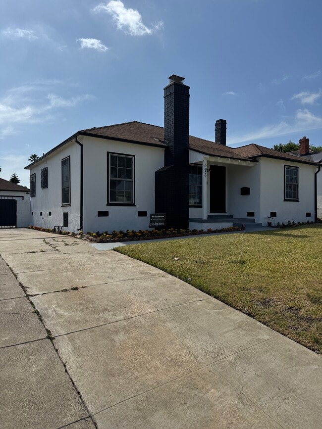 Building Photo - 9829 S 7th Ave