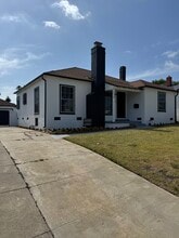 Building Photo - 9829 S 7th Ave