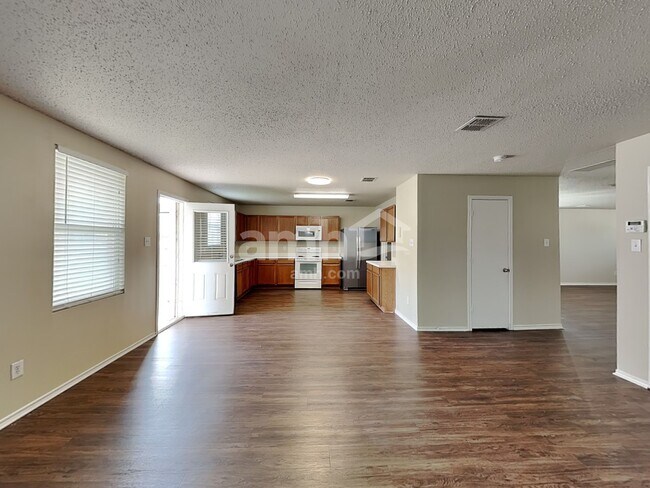 Foto del edificio - 16508 Jasmine Springs Dr