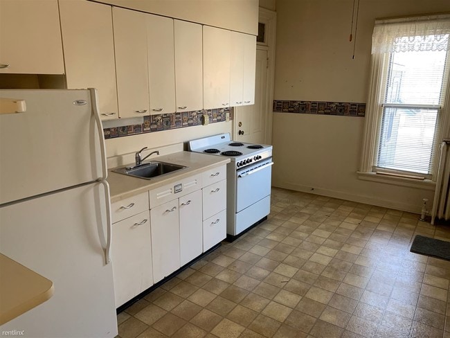 Building Photo - 1 br, 1 bath Apartment - 601 Pearl St Apt B
