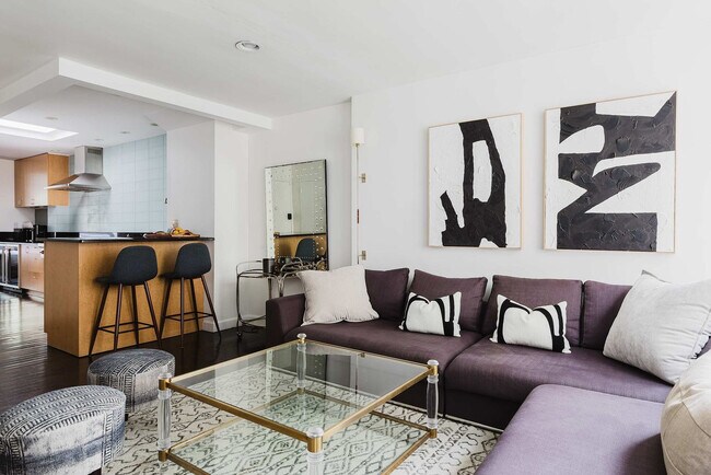 Foto del edificio - 323 E 51st St