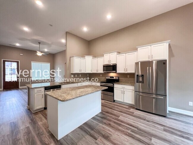 Foto del edificio - 5670 Matthew Dr