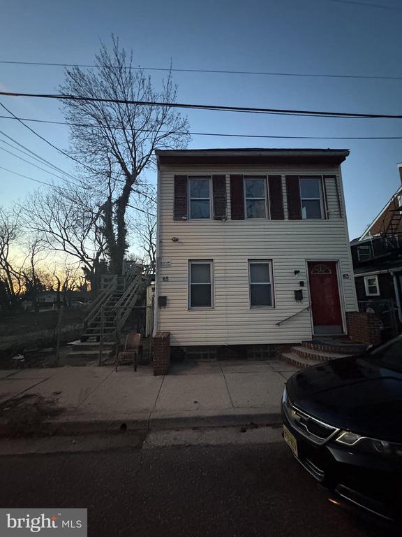 Building Photo - 56 Olive St