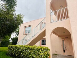 Building Photo - 2088 SE Wild Meadow Cir