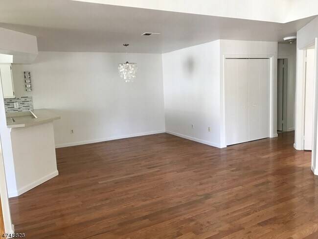 Foto del edificio - 14 Homestead Ln
