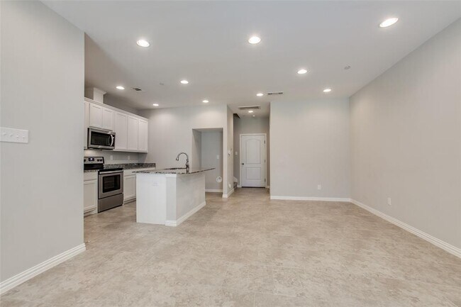 Foto del edificio - 1946 Timber Oaks Dr