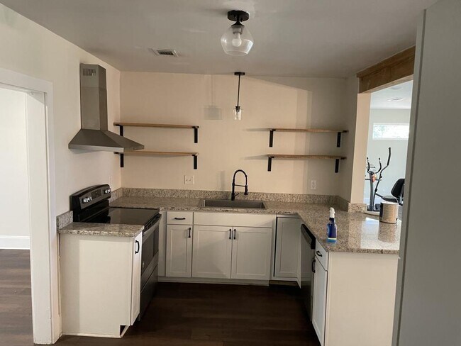 Foto del edificio - 2212 23rd Ave