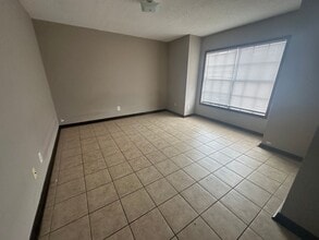 Building Photo - 106 Limoges St