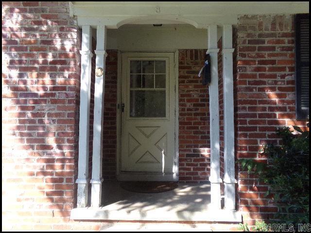 Building Photo - 8 Utica Ln