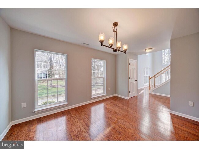 Building Photo - 616 Pebble Creek Ct