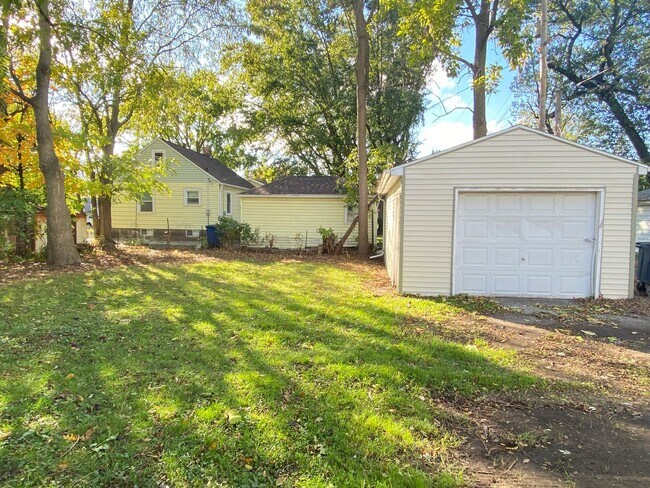 Foto del edificio - 2 Bed Home With A Study Michigan City