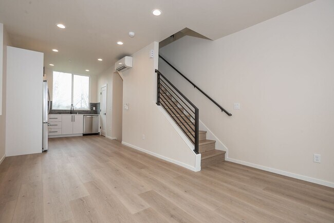 Foto del edificio - One year old Ballard townhome
