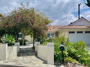 Building Photo - 1148 Colina Vista