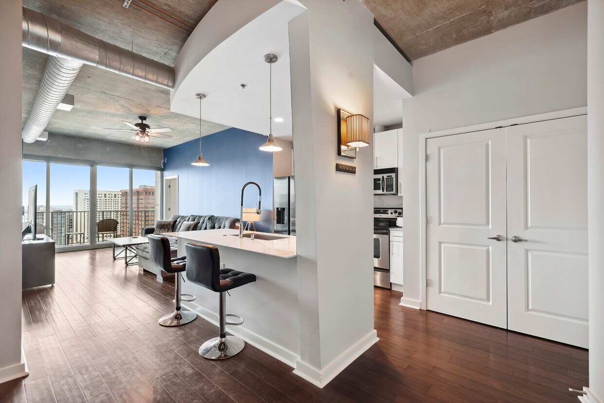 Foto principal - 923 Peachtree St NE