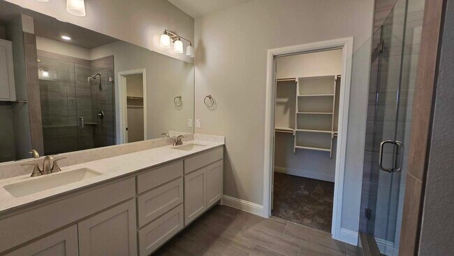 Building Photo - 262 Waters Ridge Dr