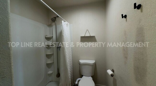 Foto del edificio - Coming Soon!  Home For Rent with pool. Tenant occupied. Please do not disturb tenants.