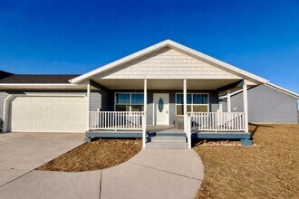 Building Photo - 1165 Orion Rd