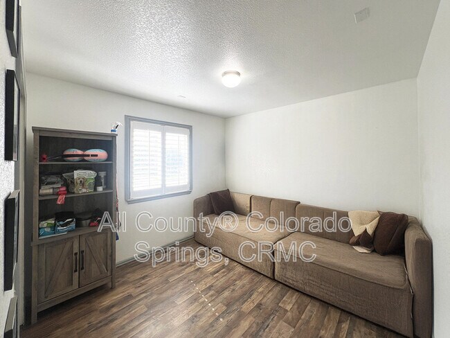 Foto del edificio - 6168 Rocking Chair Ln