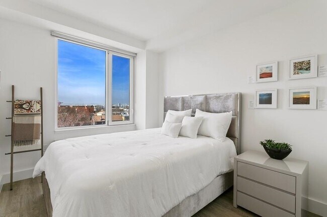 Building Photo - 477 Broadway-