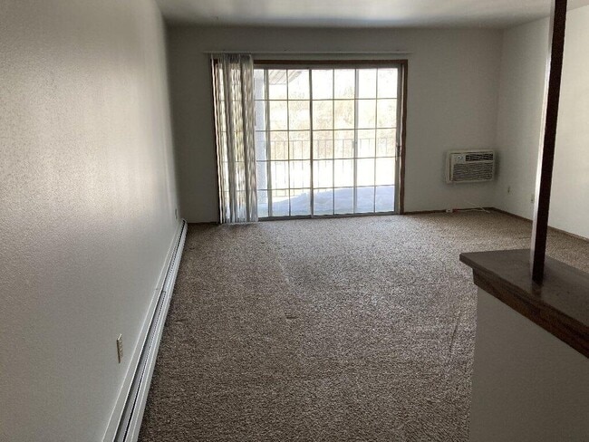 Building Photo - 209 Williamsburg Dr