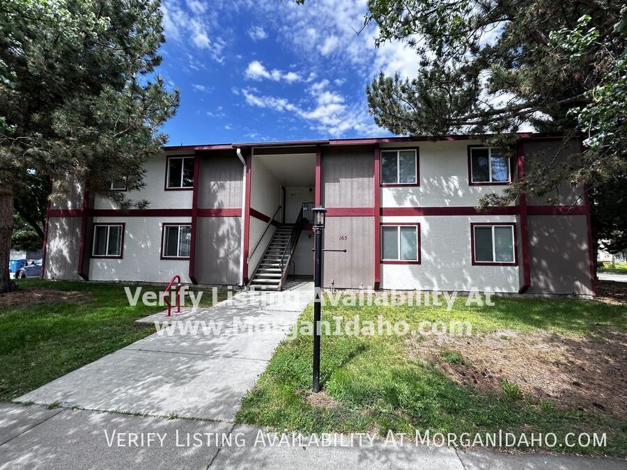 Foto principal - 2 bed 1 bath home close to Down town Boise