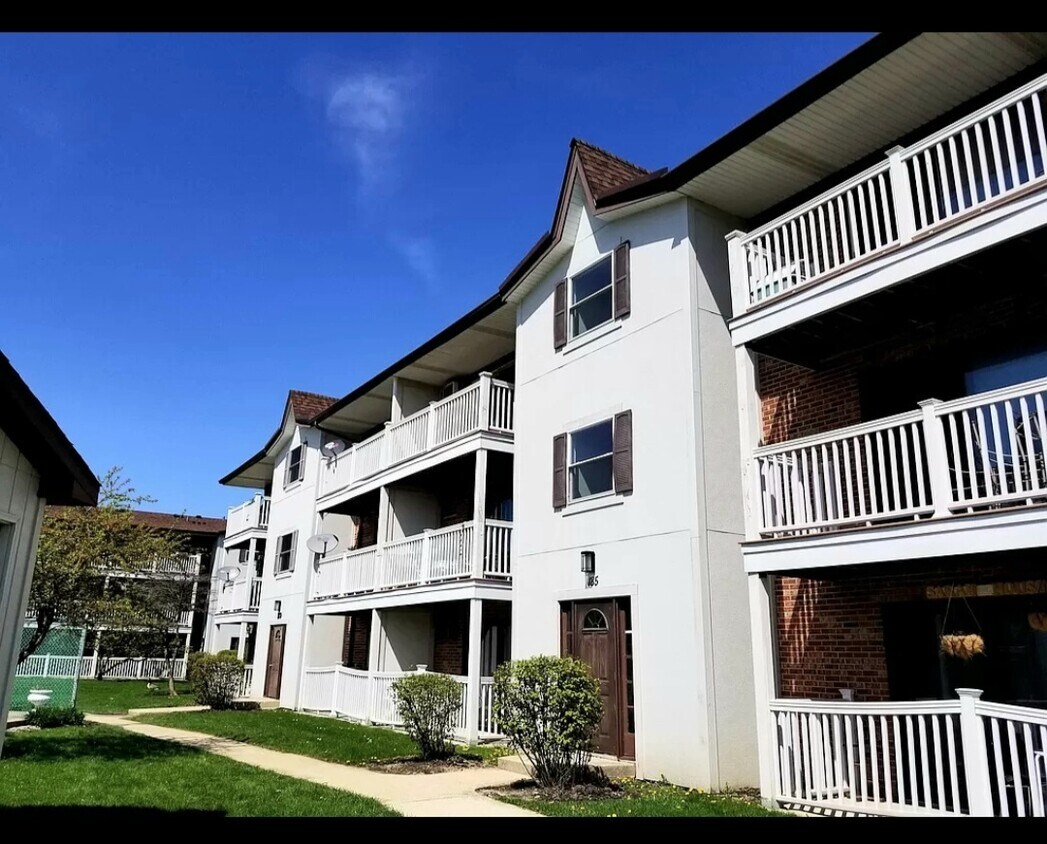 Foto principal - 231 S Gregory St