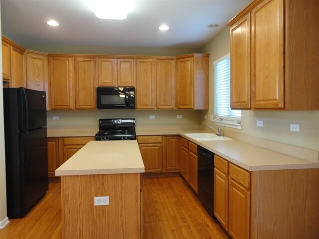Foto del edificio - 16438 Fairfield Dr