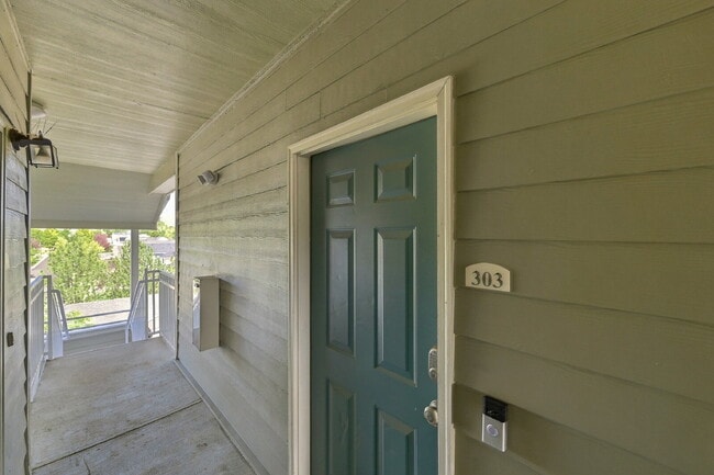 Building Photo - $2,099.95 with $200 Off the first month's rent, 2 Beds - 2 Baths, Condo in Aurora with In-Unit Wa...