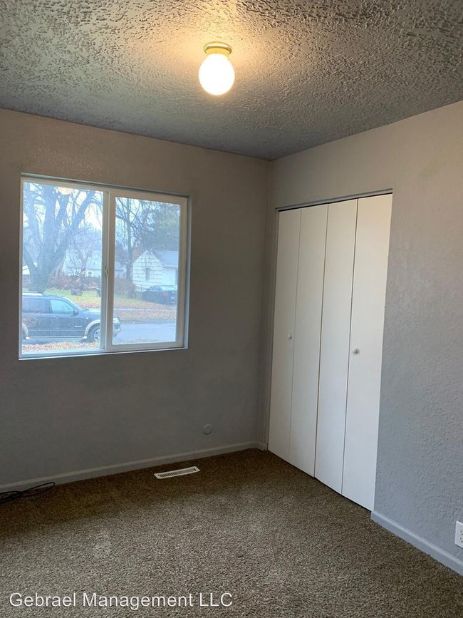 Building Photo - 4025 N Dort Hwy