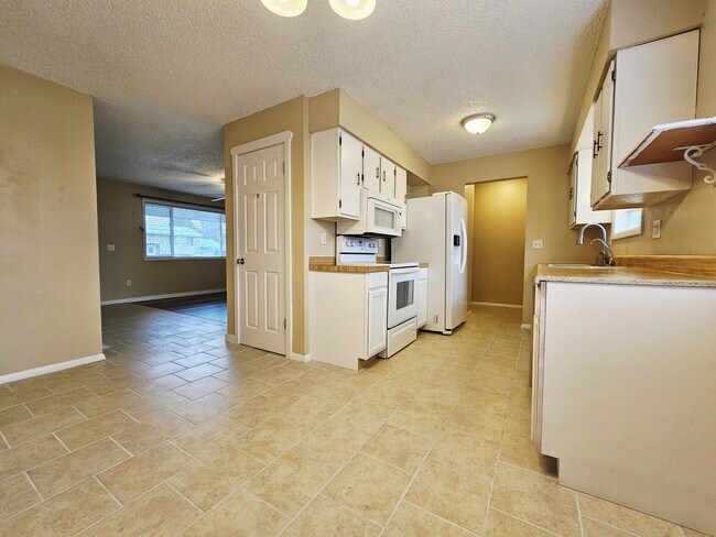 Foto del edificio - 4125 E Lance