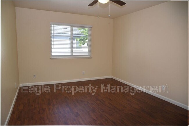 Foto del edificio - 8252 Center Pkwy