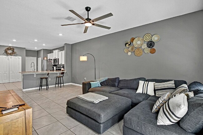 Foto del edificio - 2 bedroom 2.5 townhome in St. Johns for rent.