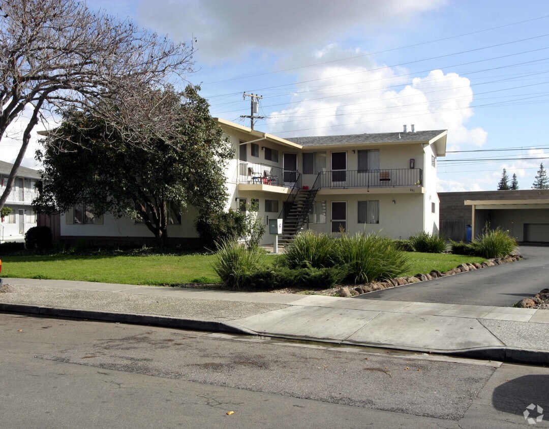 Foto del edificio - 920 College Dr