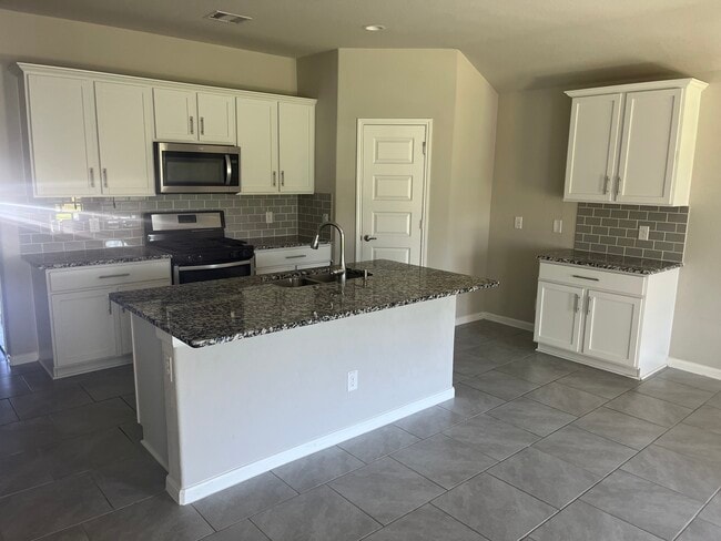 Foto del edificio - 21111 Albany Landing Ln