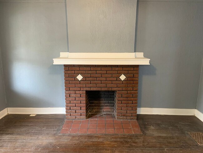 Foto del edificio - Carlisle Ave, 825-827