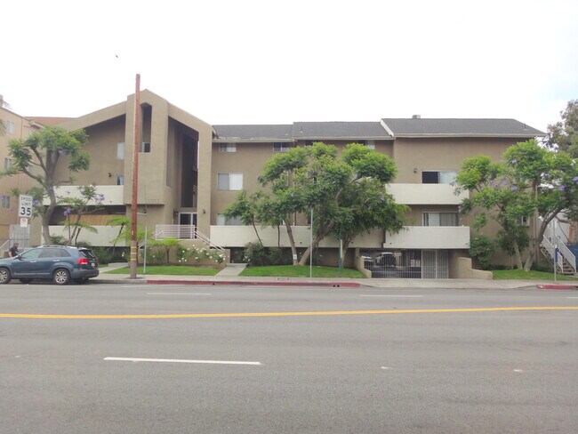 Building - 10770 Palms Blvd