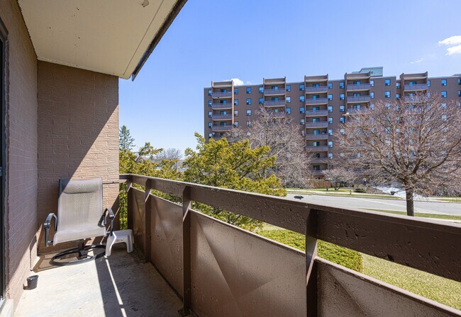 Photo du bâtiment - 27-40 Vanier Drive