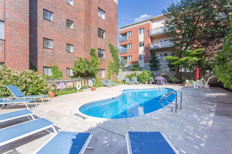 320 Hammond Pond Pky, Chestnut Hill, MA 02467 Condo for Rent in