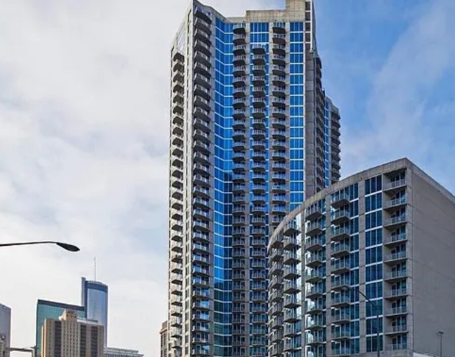Primary Photo - 400 W Peachtree St NW