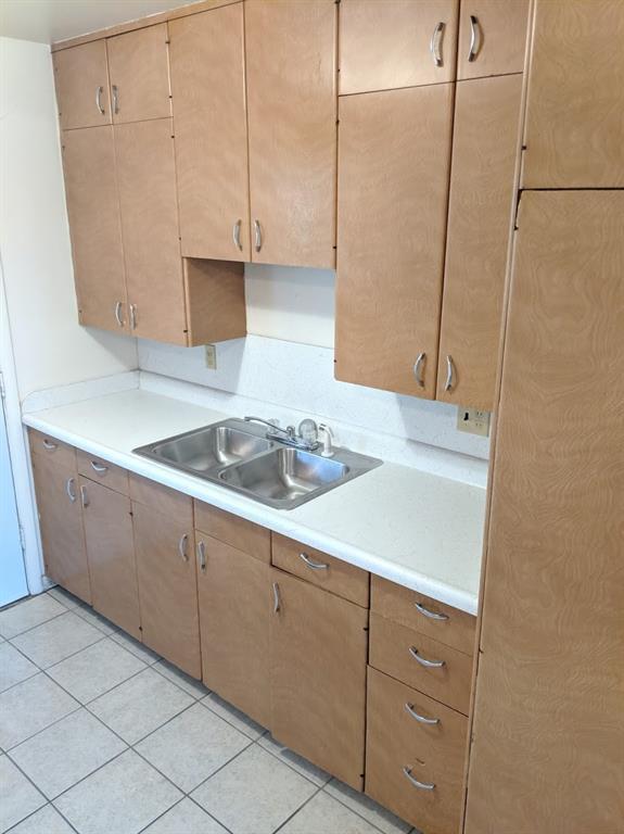 Building Photo - 8 N Baumann Ave