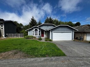 Building Photo - 4071 Hillside Ct