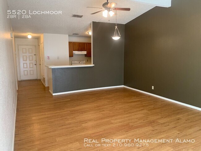 Foto del edificio - 5520 Lochmoor