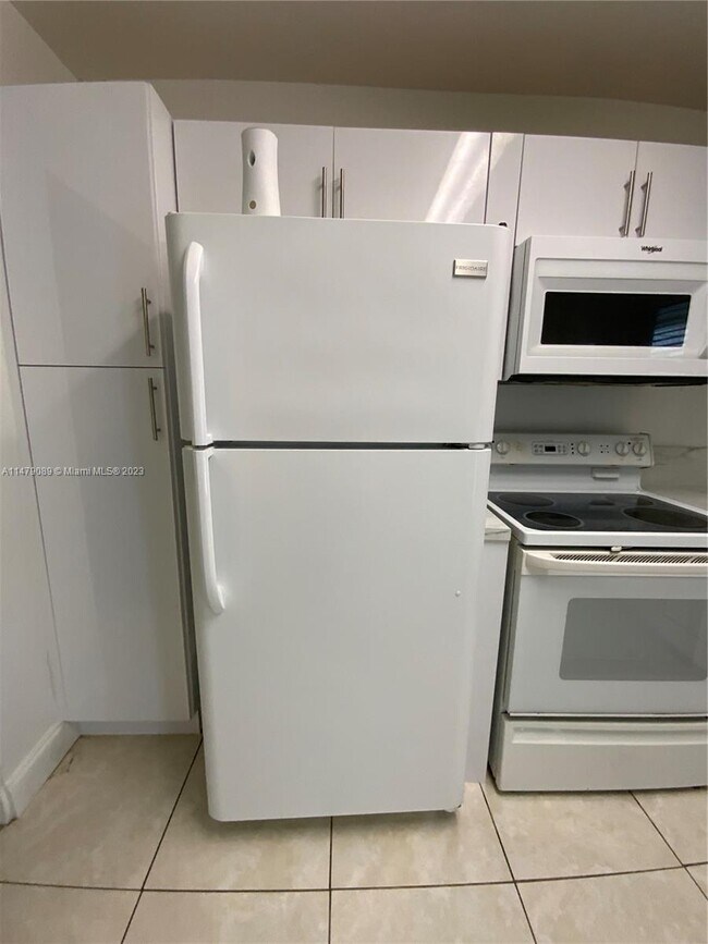 Building Photo - 11651 Royal Palm Blvd