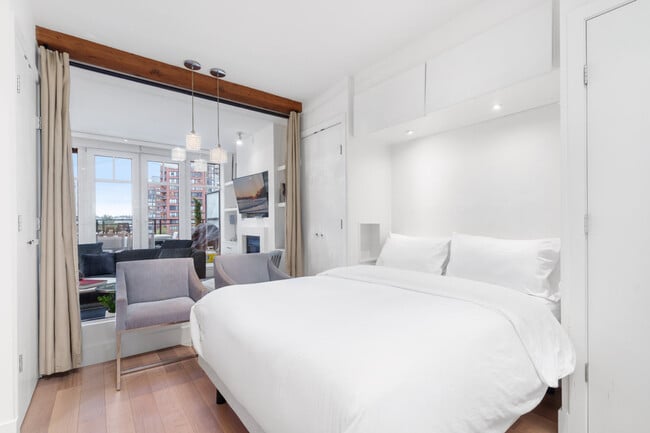 Building Photo - 1275 Hamilton St