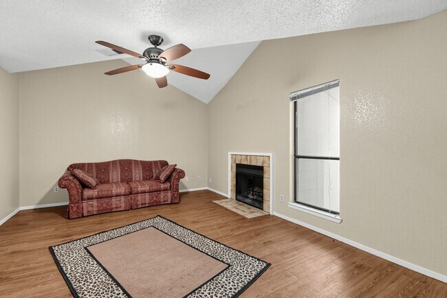 Foto del edificio - 1608 Pecan Chase Cir