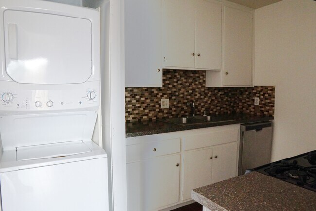 Foto del edificio - 27400 Hombria Dr