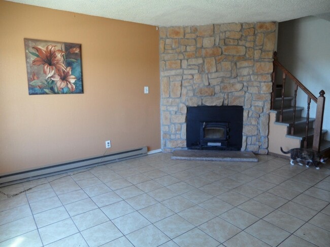 Building Photo - 4321 E Crow Dr